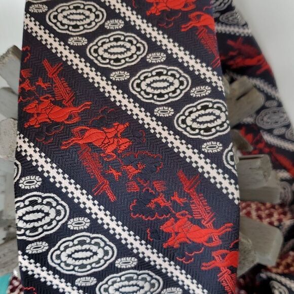 Vintage R/W/B Equestrian Horses & Flowers Wide Statement Tie, So Fabulous! - Picture 4 of 6
